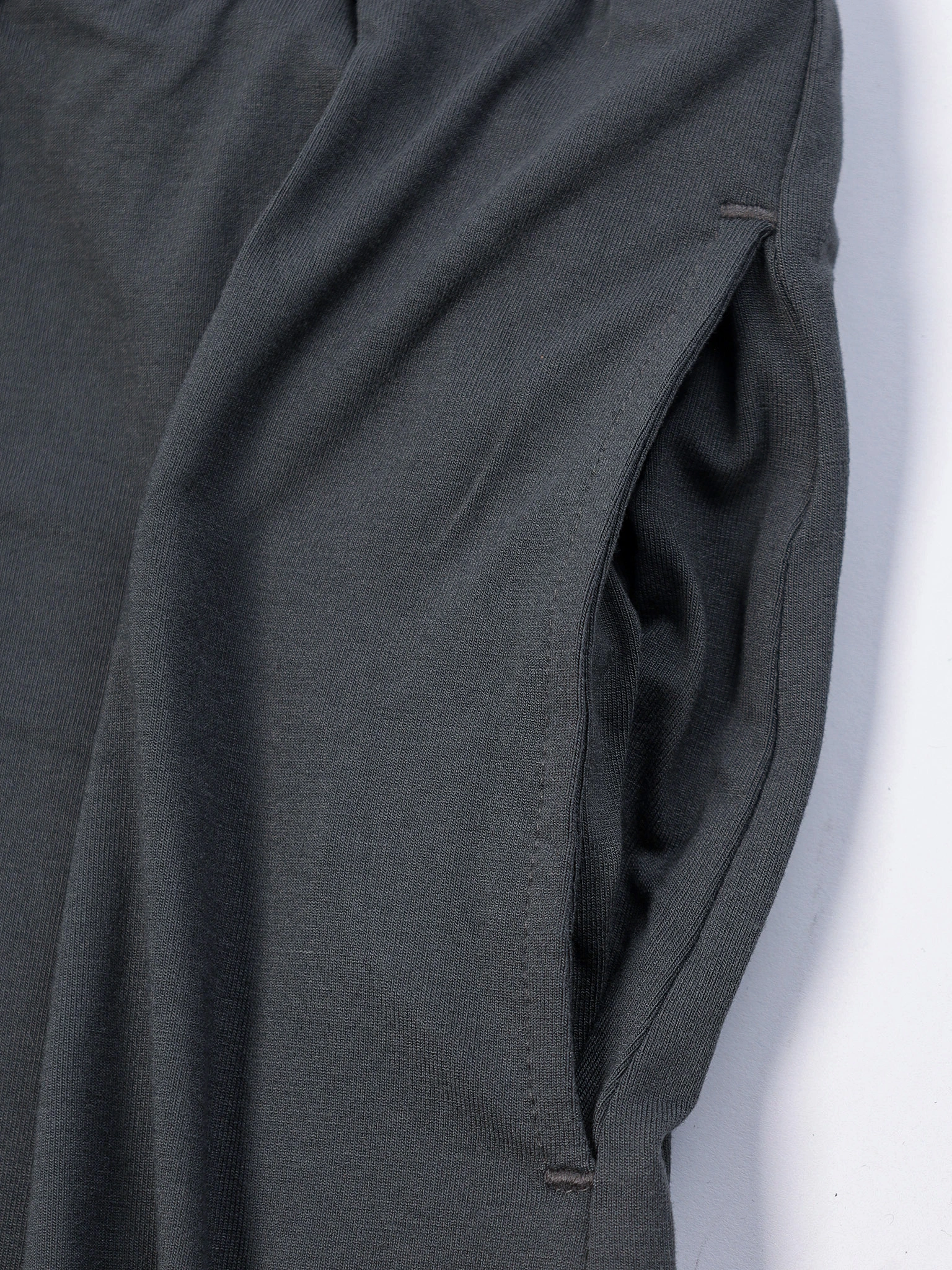 Брюки-кюлоты трикотажные зеленого цвета из смесовой вискозы